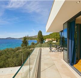 6 Bedroom Seafront Villa with Pool near Slano, Sleeps 12-14